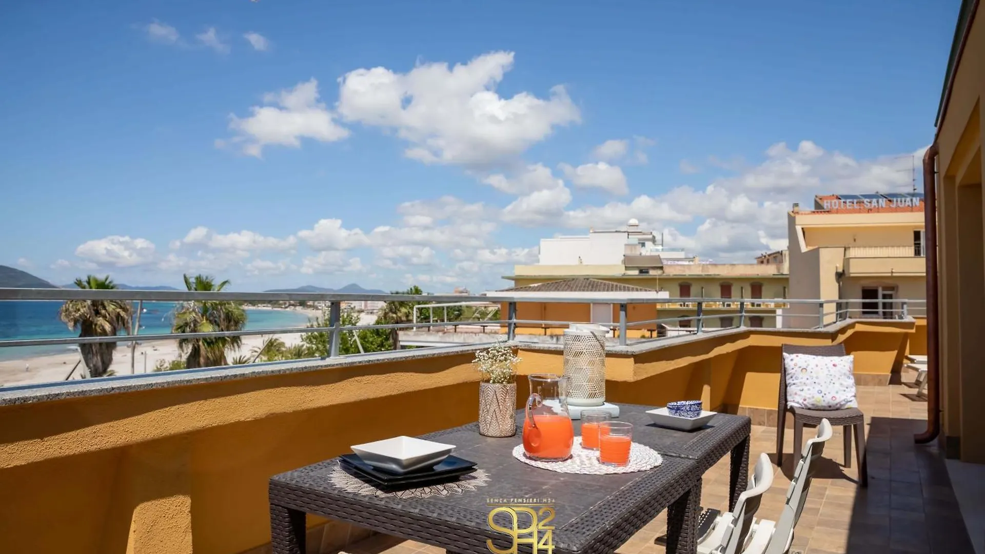 Panoramic Penthouse On The Gulf Of Alghero Lägenhet